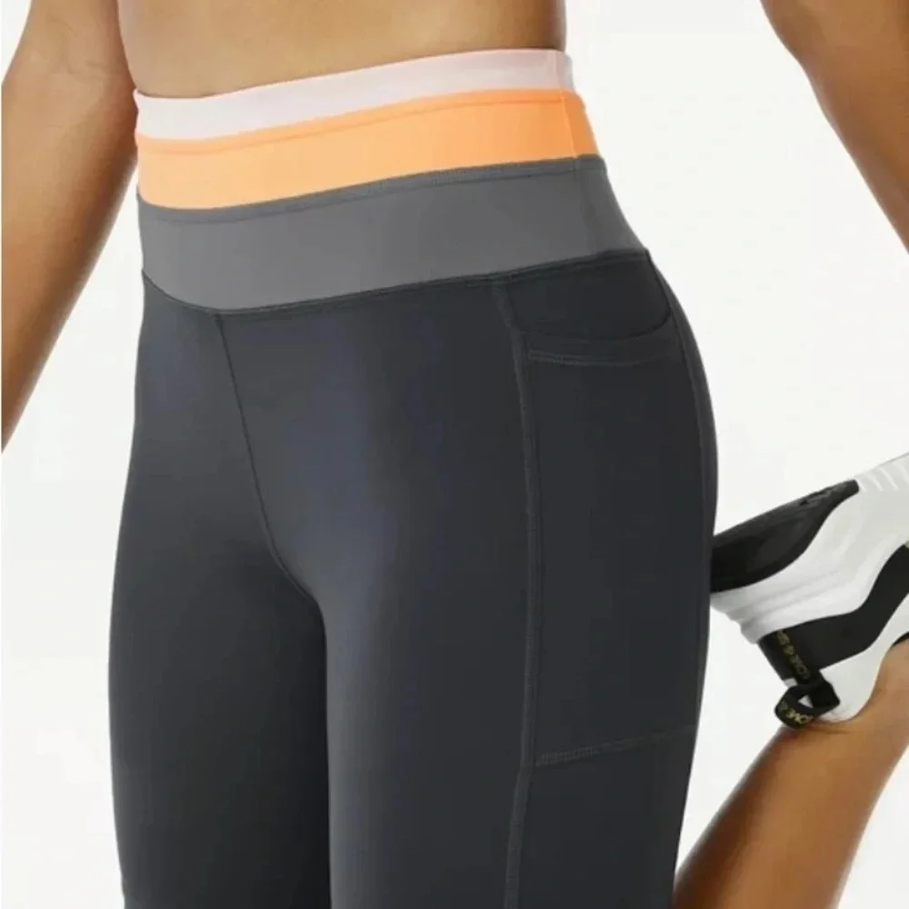 2 Love & Sports Shorts S and XS - Picture 3 of 6